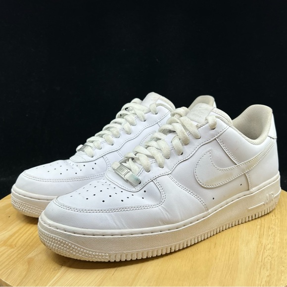 Nike Men's Air Force 1 Low '07 Triple White 2021 Sneaker CW2288-111 Size 10.5 - Picture 2 of 10